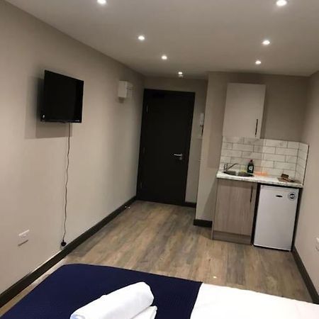 Bedfont House Daire Hillingdon Dış mekan fotoğraf