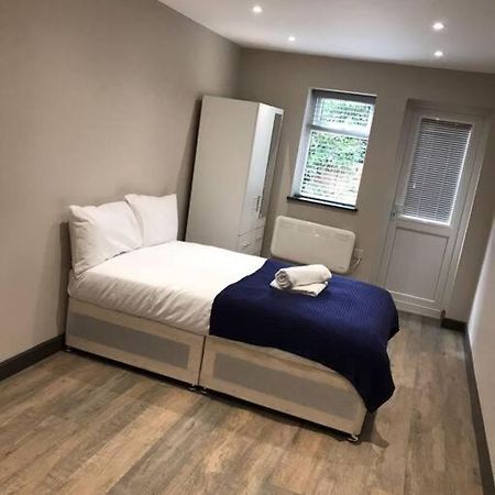 Bedfont House Daire Hillingdon Dış mekan fotoğraf