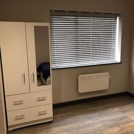 Bedfont House Daire Hillingdon Dış mekan fotoğraf