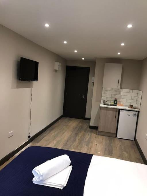 Bedfont House Daire Hillingdon Dış mekan fotoğraf