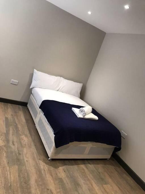 Bedfont House Daire Hillingdon Dış mekan fotoğraf