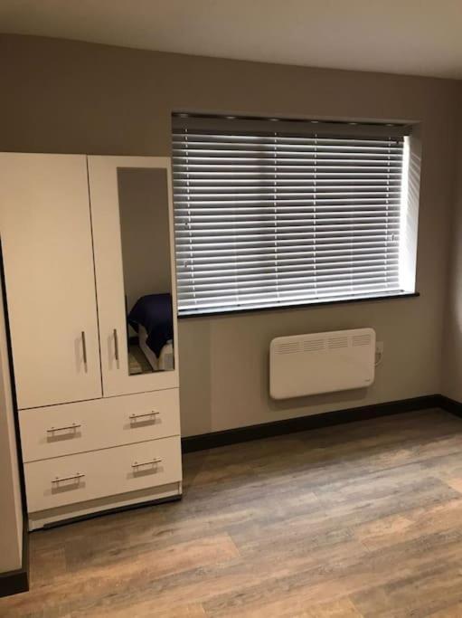 Bedfont House Daire Hillingdon Dış mekan fotoğraf